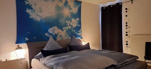 4 室のベッドルーム、アイロン / アイロン台、旅行用ベビーベッド、WiFi (無料)