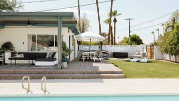 Hồ bơi ngoài trời, hồ bơi nước nóng