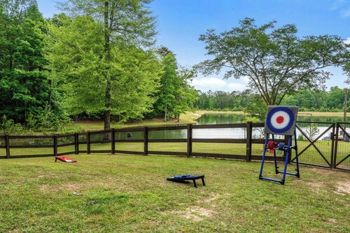 Cabin on 35 acres w/private lake for fishing, fenced yard, hot tub, pool table