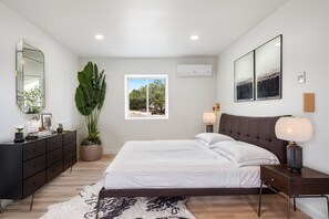 7 chambres, fer et planche à repasser, Wi-Fi, draps fournis