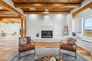 Télévision, cheminée