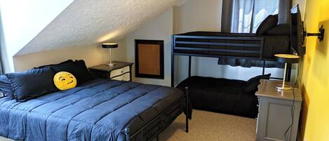 2 habitaciones, tabla de planchar con plancha, internet y ropa de cama