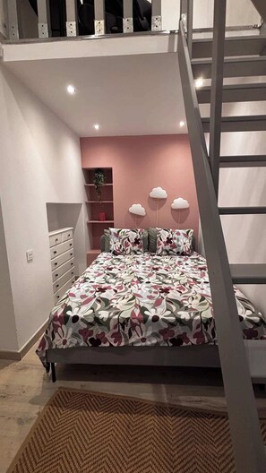 5 bedrooms, WiFi, bed sheets
