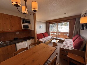 Interior - 300m from resort center, 9th floor, balcony, ski locker, 26m², Méribel-Mottaret (Méribel - Les Allues)