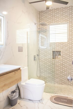 Bathroom - IsmaelRivera60 LaVilla OceanPark (San Juan)