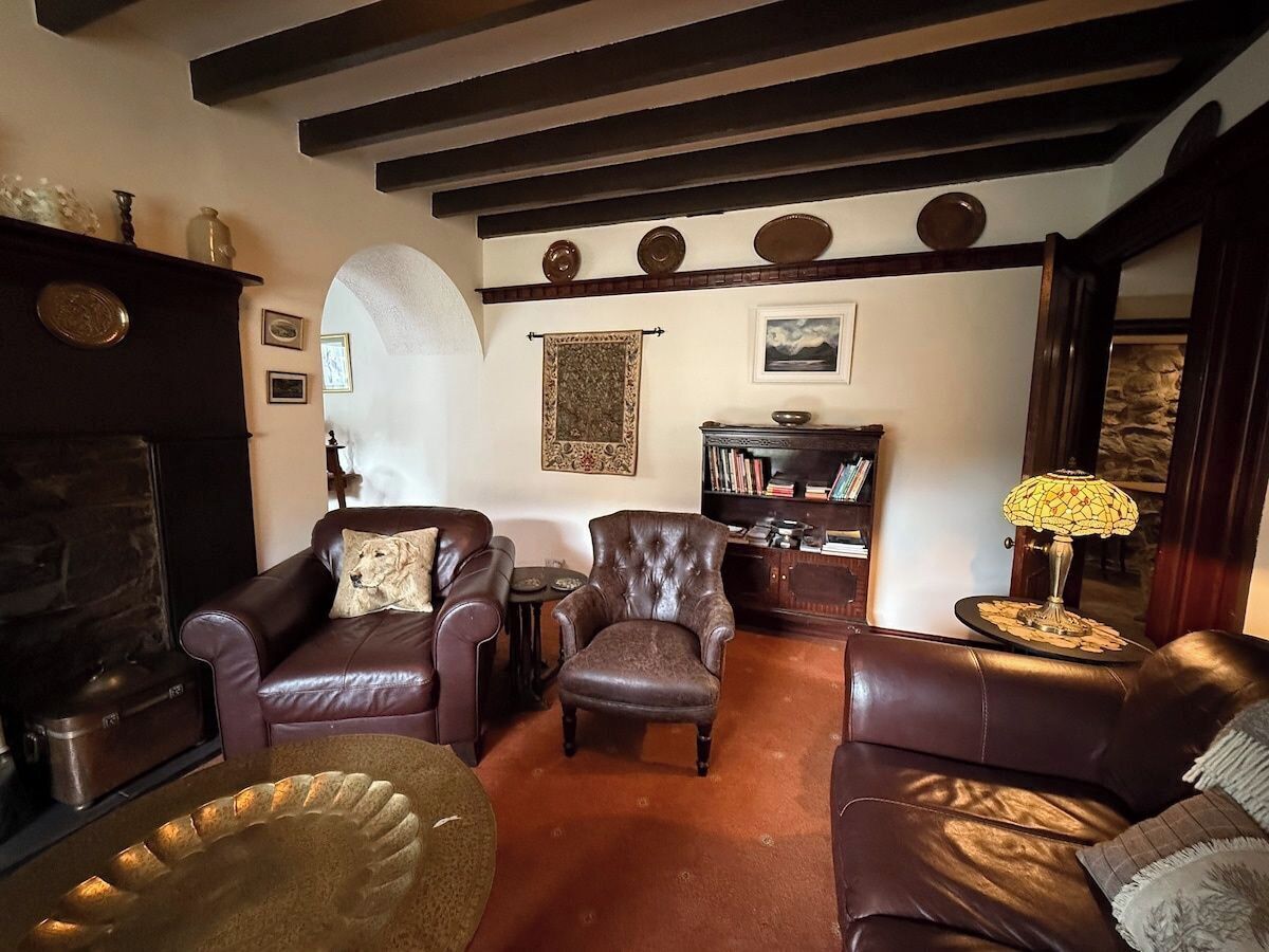 Elegant 4-bed Pet-friendly Retreat In Snowdonia - Llandudno