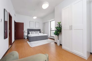 5 chambres, fer et planche à repasser, Wi-Fi, draps fournis