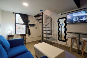 City Loft, 1 Queen Bed, Non Smoking | Premium bedding, in-room safe, individually decorated - BIG LITTLE HOTEL  (Denver)