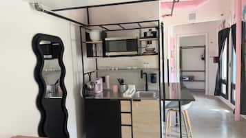 Loft City, 1 cama de matrimonio, no fumadores | Cocina privada | Nevera en la zona común, microondas y cafetera o tetera