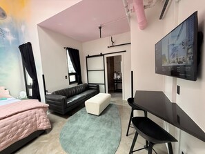 Gallery Suite, 1 King Bed, Non Smoking | Premium bedding, in-room safe, individually decorated - BIG LITTLE HOTEL  (Denver)