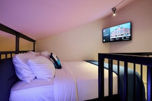 City Loft, 1 Queen Bed, Non Smoking