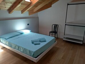 2 Schlafzimmer, Reisekinderbett, WLAN, Bettwäsche