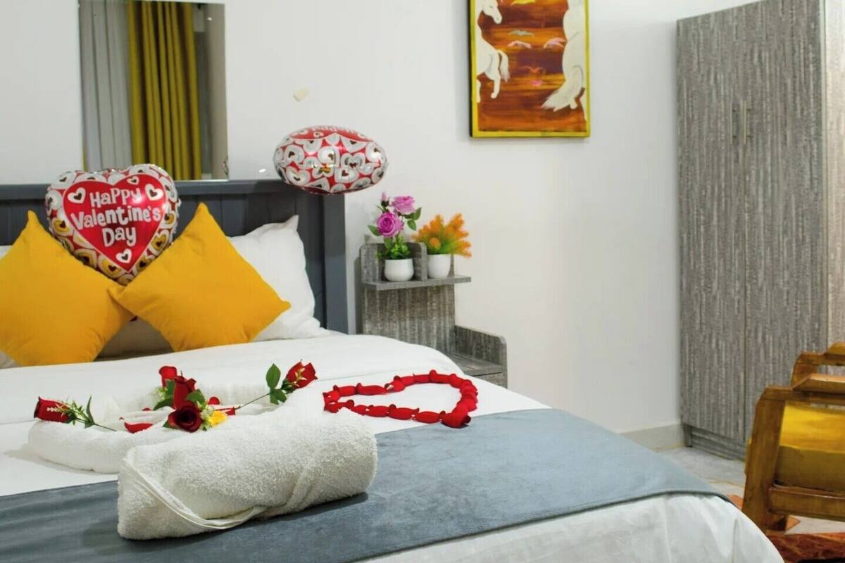 Deluxe Double Room, City View | Free WiFi, bed sheets