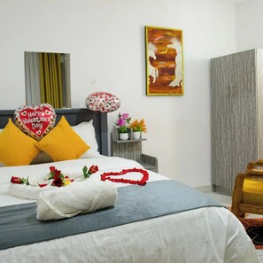 Habitación Deluxe doble, vistas a la ciudad | Wifi gratis y ropa de cama