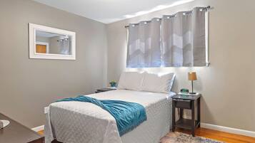 3 bedrooms, iron/ironing board, travel crib, free WiFi