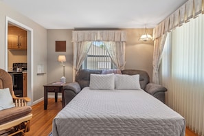 3 chambres, fer et planche à repasser, lit parapluie, Wi-Fi gratuit