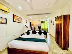 Deluxe Double Room, City View