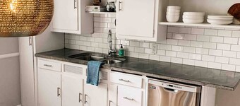 2-bedroom apartment in delightful Evansville with AC & Modern Amenities
