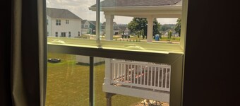 New 2024 Luxury 3BR Home Near Downtown Wooster & College