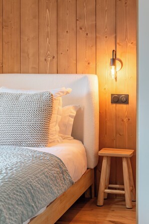 3 habitaciones, tabla de planchar con plancha, internet y ropa de cama 