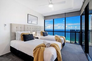 2 chambres, fer et planche à repasser, Wi-Fi, draps fournis