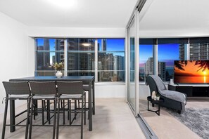 Interior - Q Tower - Converted 3 Bedroom 2 Bathroom - Hinterland View (Surfers Paradise)