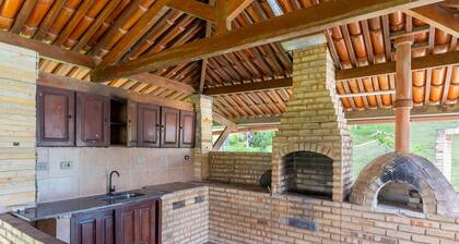 Casa de Campo c Piscina 5 Quartos-SH106D