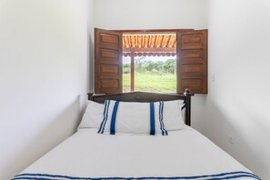Villa | Free WiFi, bed sheets