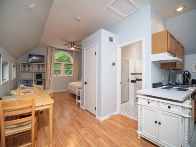 20 Park-Walk to Everything CHQ-Pets OK-Free Bikes