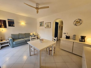 Family Apartment | Living area - The Spanish at Capri (Capri)