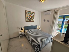 Family Apartment | Iron/ironing board, free WiFi