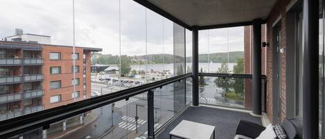 Apartamento superior, 2 quartos, vista para o lago, de frente para a praia | Vista para o lago