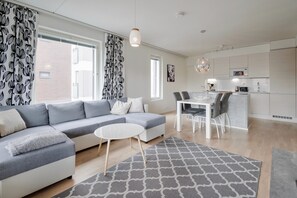 Superior Apartment, 2 Bedrooms, Lake View, Beachfront | Living area