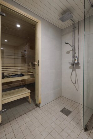 Superior-Apartment, 2 Schlafzimmer, Seeblick, Strandnähe | Badezimmer