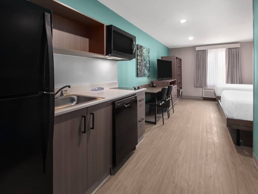 Suite, 2 Queen Beds, Non Smoking
