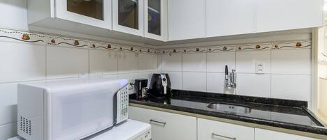 Basic Apartment | Private kitchen