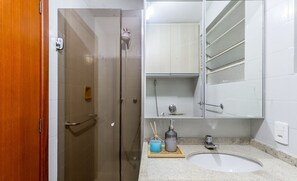 Basic Apartment | Bathroom - Equipped and Comfortable Apt in POA Efl202 (Porto Alegre)