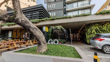 Basic Apartment | Exterior
