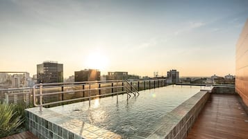 Basic Apartment | Pool