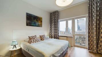 Iron/ironing board, travel cot, WiFi, bed sheets