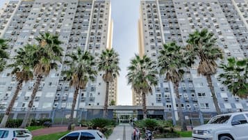 Basic Apartment | Exterior