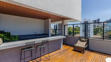 Apartamento básico | Terraço/pátio