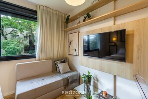 Basic Apartment | Living area