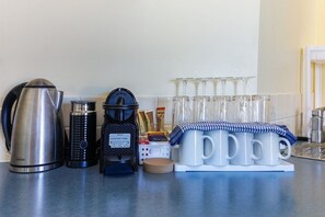 Kaffee und/oder Kaffeemaschine