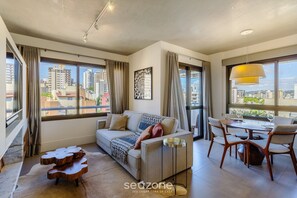 基本公寓 | 起居區