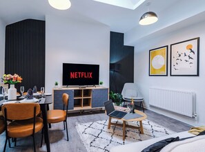 Interior - 2x Bedroom Penthouse (Sleeps 5x) (Birkenhead)