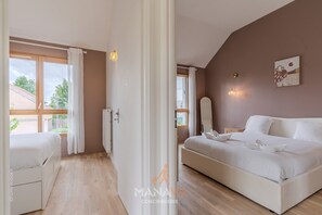 4 habitaciones, tabla de planchar con plancha, internet y ropa de cama 