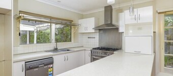 Stylish Retreat in the Heart of Coburg