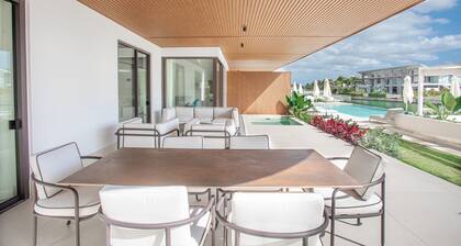 Luxury apartment in front of the Cap Cana Marina with picuzzi