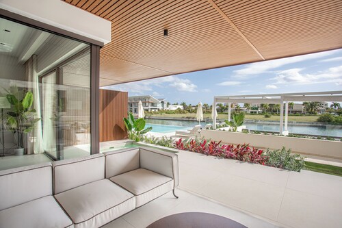 Luxury apartment in front of the Cap Cana Marina with picuzzi